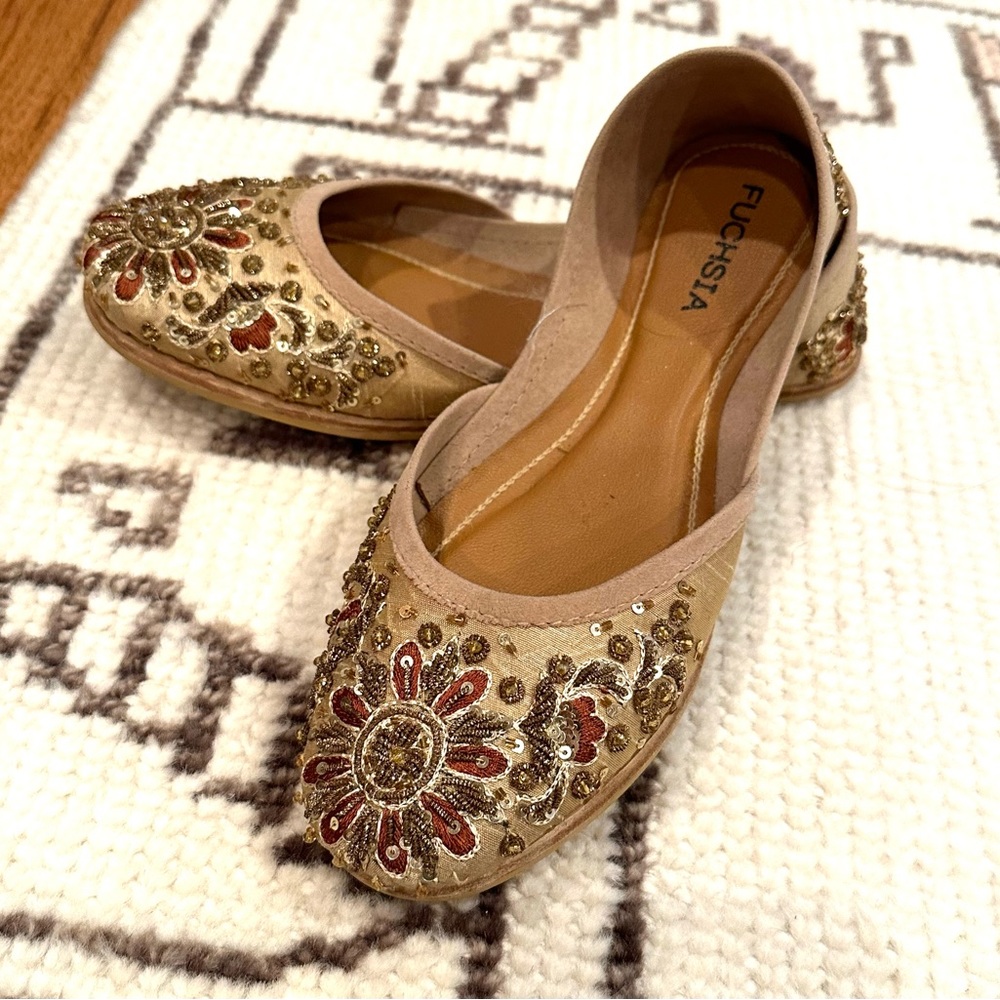 Fuchsia handmade flats, gold. Size 8